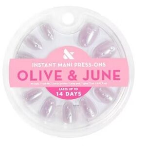 OLIVE & JUNE Cream Velvet Press-On Nails